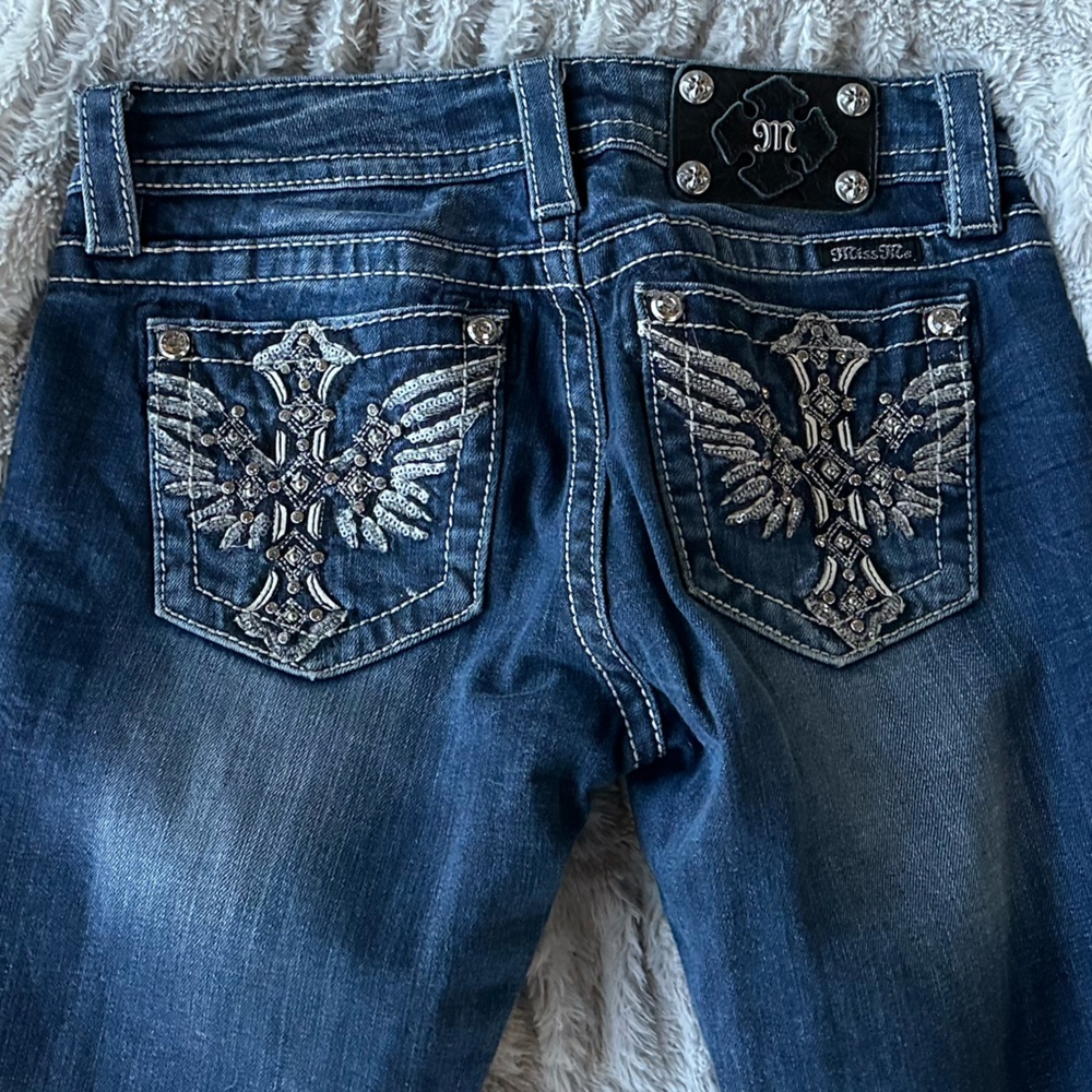 Moments Miss Me jeans. Great condition. Only worn a couple times.  Size 26/32